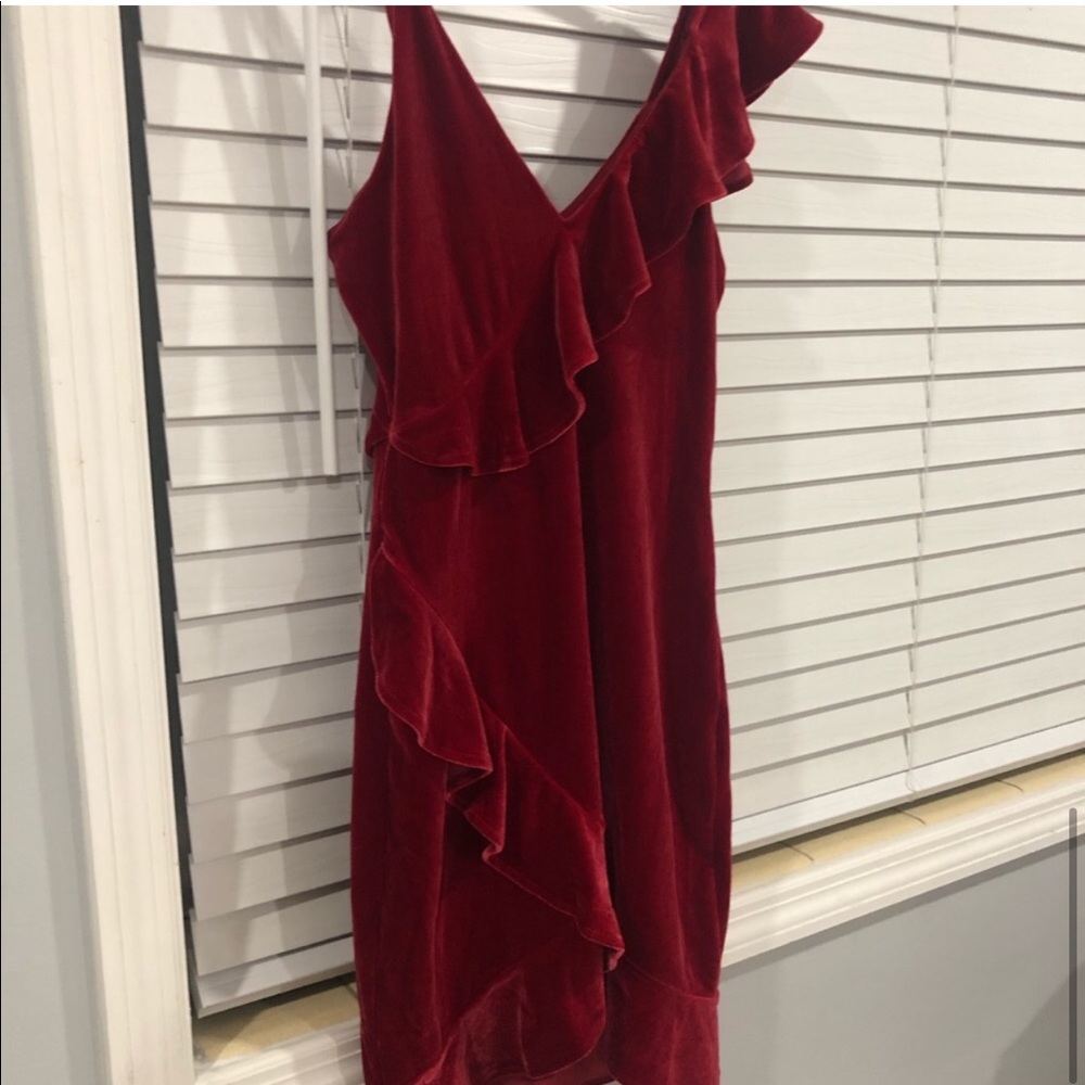 Express Ruffled Dress Velvet In Red - Picture 3 of 5